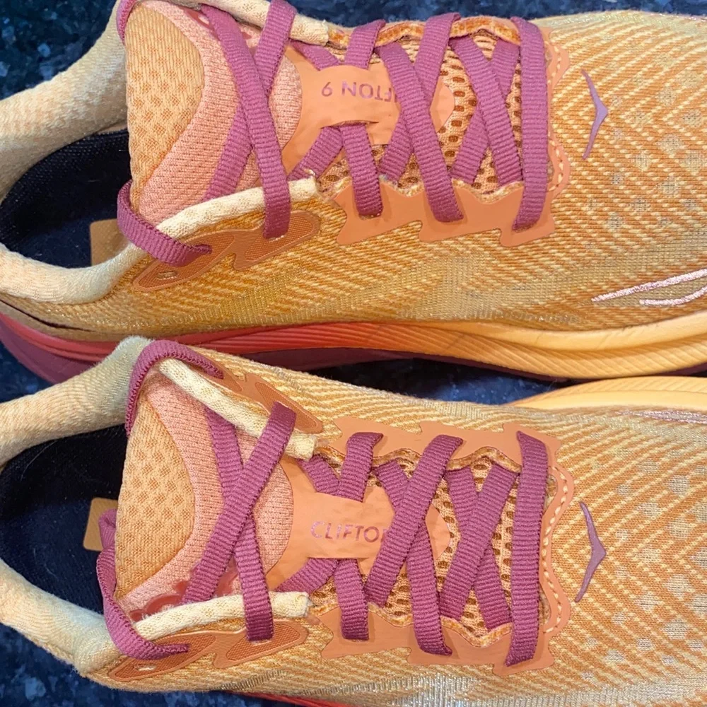 Hoka One One Clifton 9 Running Shoes Size 6.5 Amber Haze/ Sherbert - Picture 3 of 16